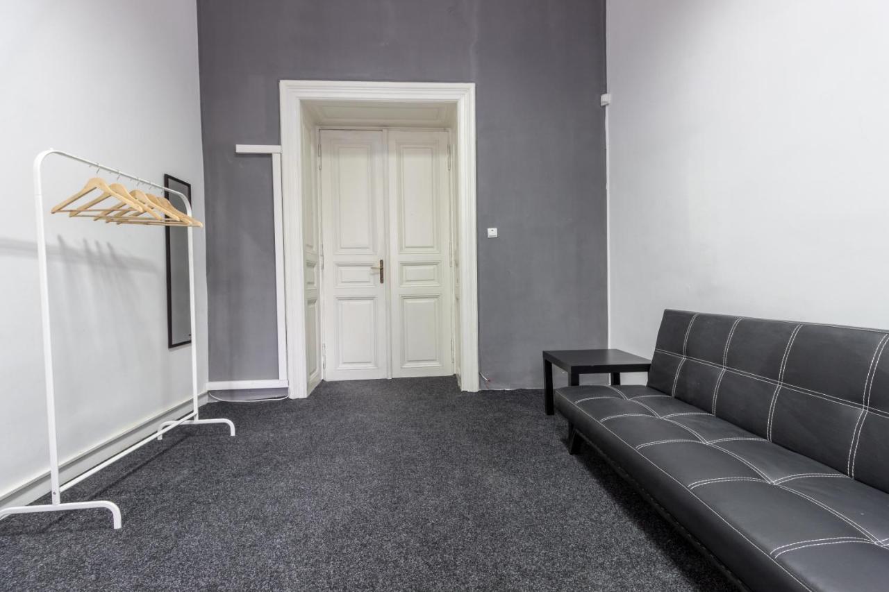 Hostel Best Time Λβιβ Εξωτερικό φωτογραφία