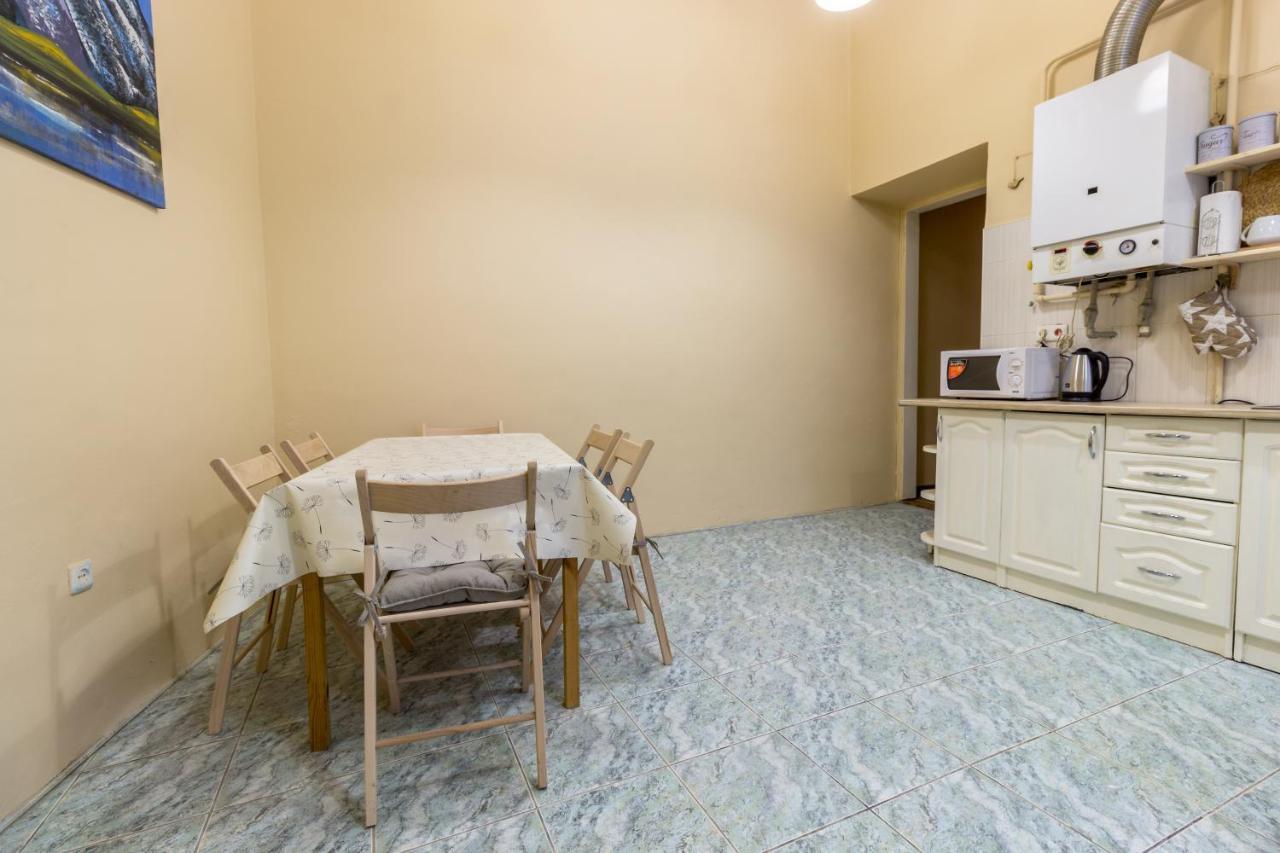 Hostel Best Time Λβιβ Εξωτερικό φωτογραφία